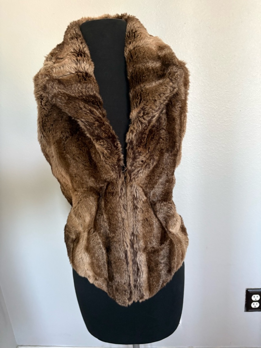 JOLT brown faux fur sweater vest Sz S